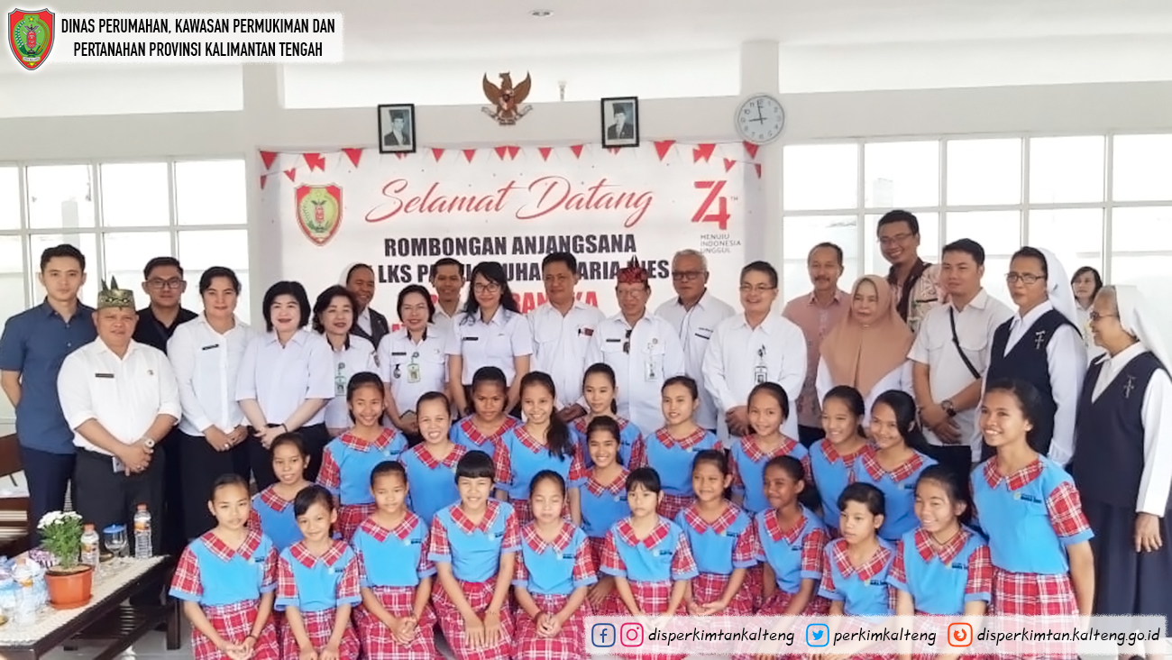 Anjangsana ke LKSA Maria Ines Palangka Raya, Dinas Perkimtan Prov. Kalteng Bersama Rombongan VIII Pemprov Kalteng Berikan Bingkisan