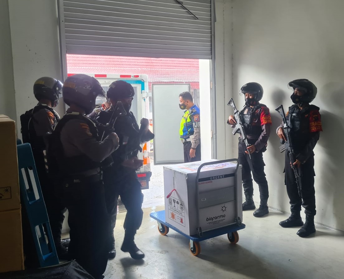 Vaksin Sinovac Sebanyak 2.380 Vial Untuk Provinsi Kalimantan Tengah Telah Tiba