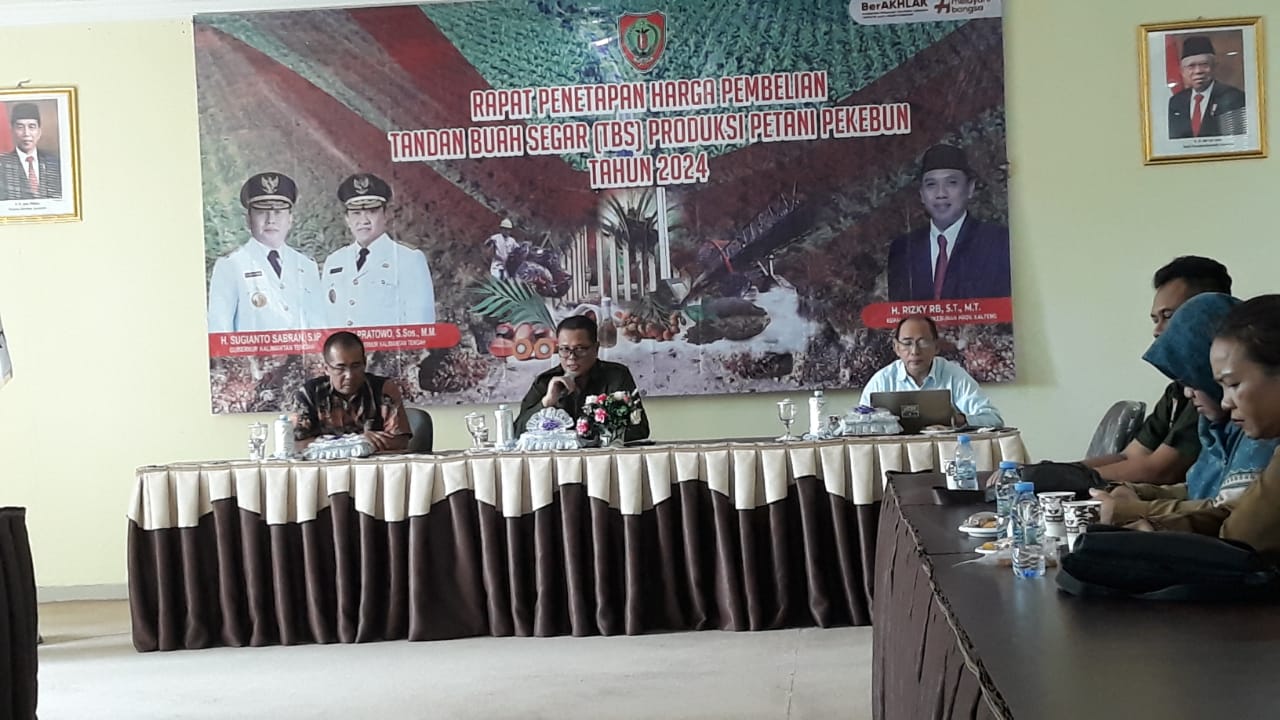 Gelar Rapat Perhitungan Harga TBS Kelapa Sawit, Disbun Kalteng Tetapkan Harga Periode II Bulan Juli 2024
