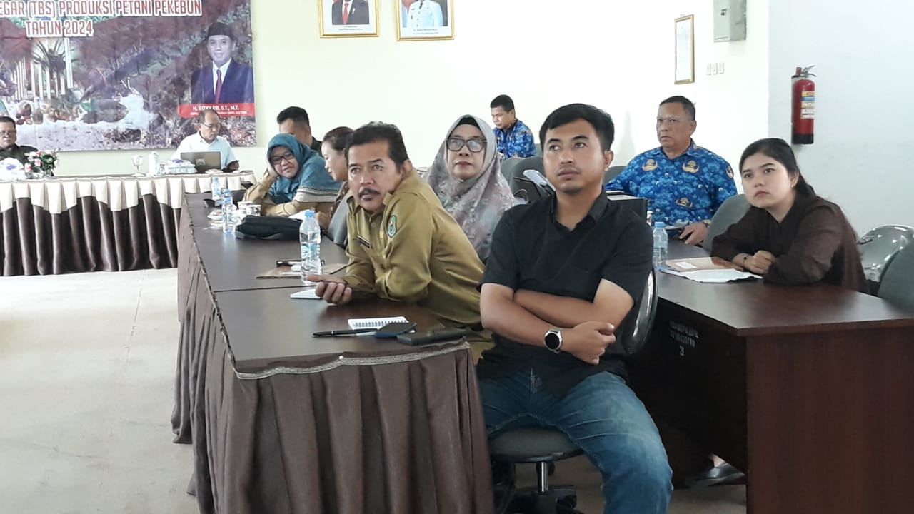 Gelar Rapat Perhitungan Harga TBS Kelapa Sawit, Disbun Kalteng Tetapkan Harga Periode II Bulan Juli 2024