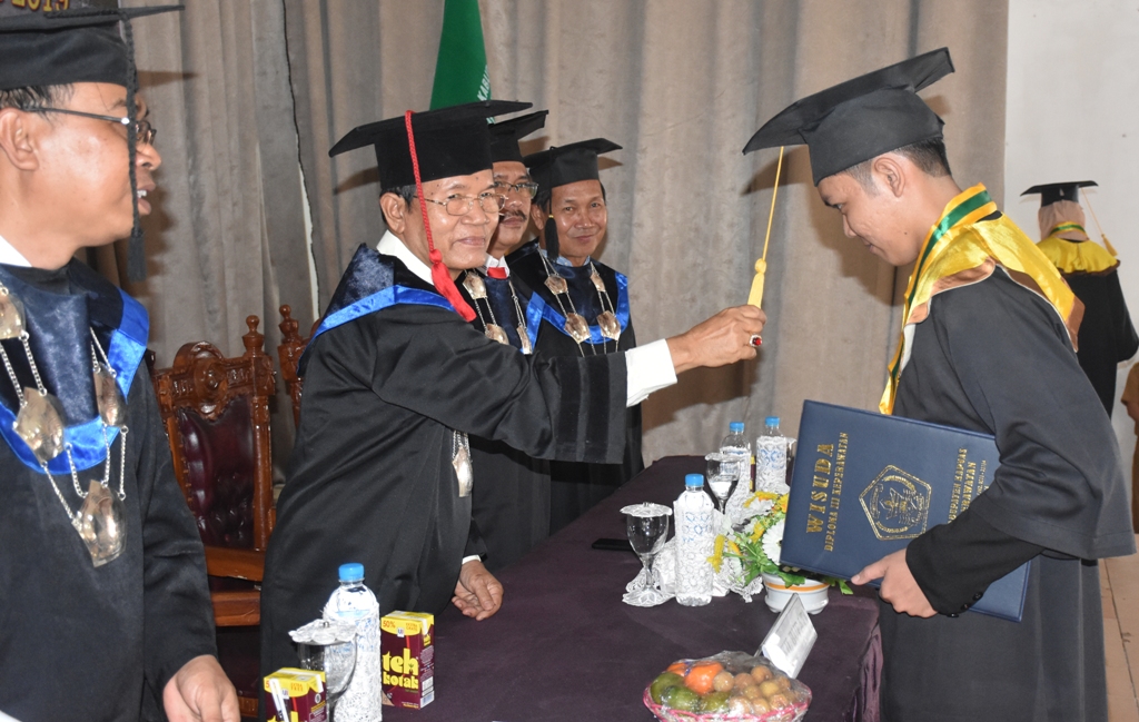 101 Ahli Madya Keperawatan Pemkab Kapuas di Wisuda