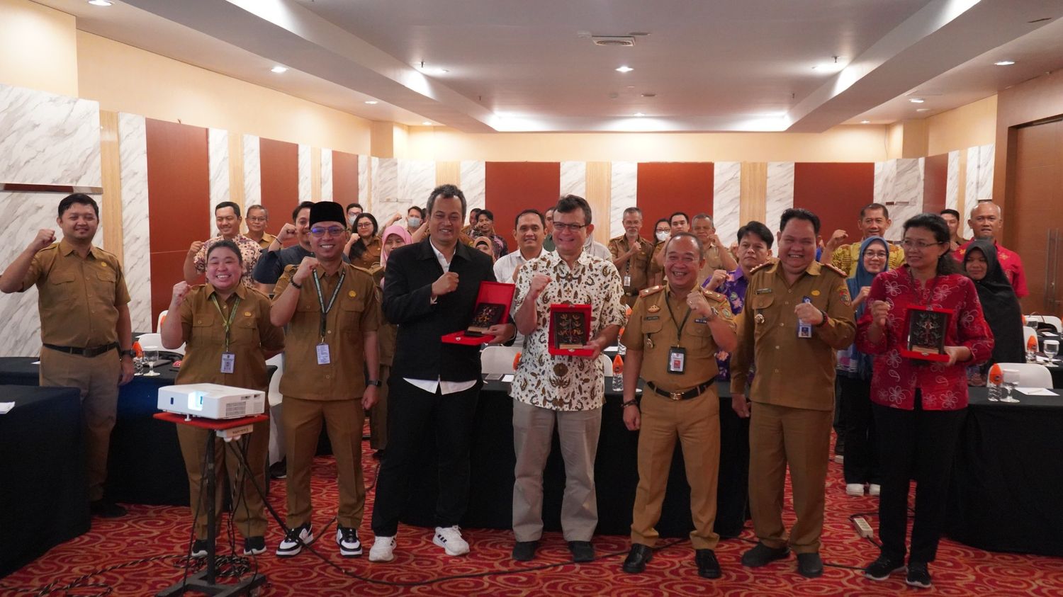 DLH Adakan Bimtek Penilaian Substansi dan Penyusunan Persetujuan Teknis serta Sertifikat Kelayakan Operasi Pemenuhan Baku Mutu Air dan Pemenuhan Batu Muku Emisi