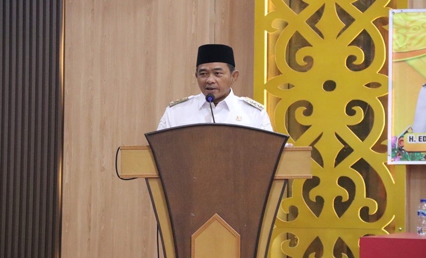 Bupati Barsel Eddy Raya Samsuri Lantik 14 Pejabat Eselon II