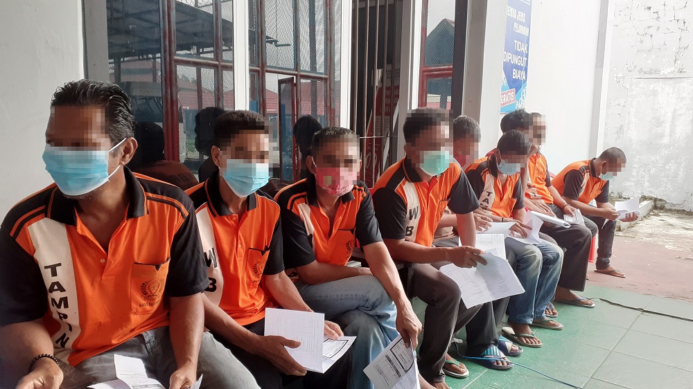 Seratus Delapan Puluh Enam Warga Binan Pemasyarakatan Lapas Narkotika Kasongan Disuntik Vaksin Covid-19 Tahap Kedua