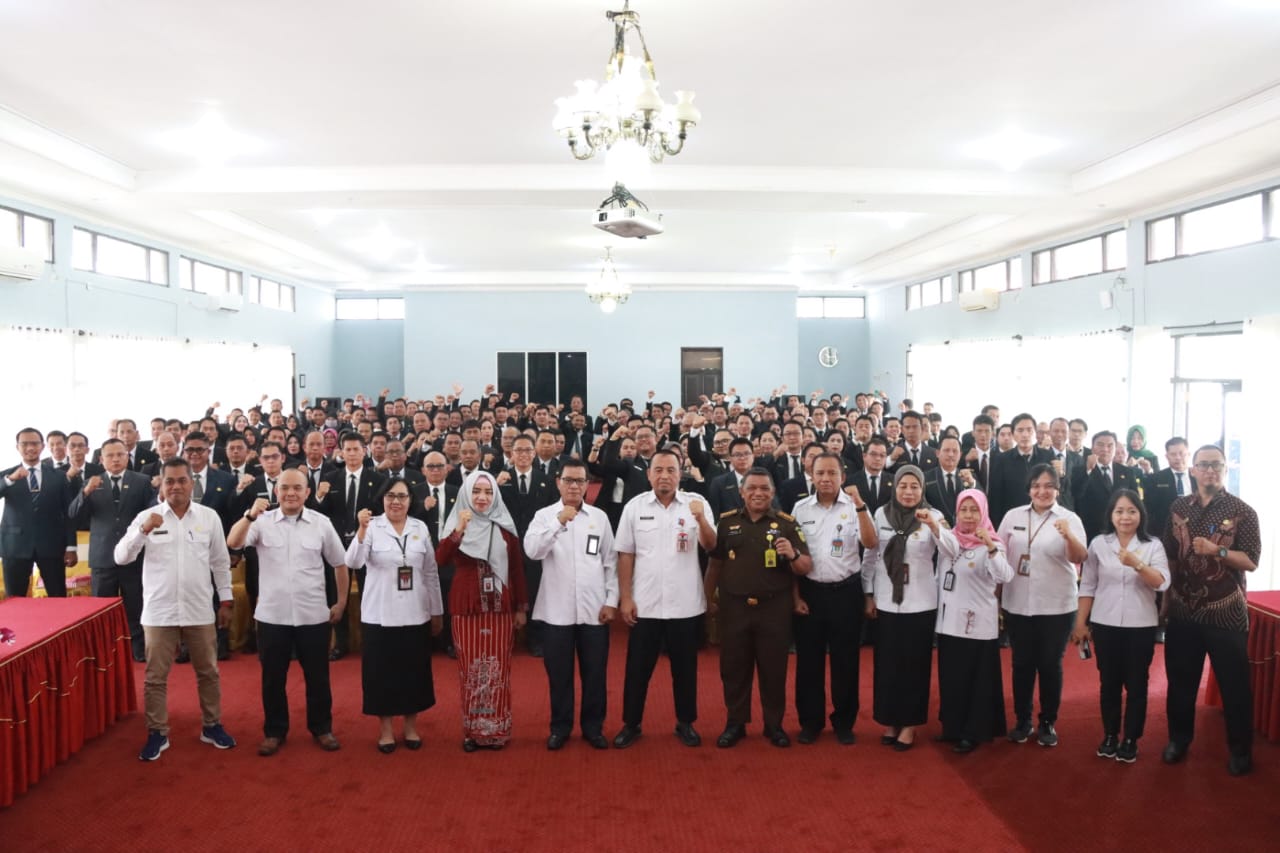 Asisten Adum Sri Suwanto Tutup Pelatihan Kepemimpinan Administrator Gelombang II Angkatan IV, V, VI, dan VII Provinsi Kalteng Tahun 2023