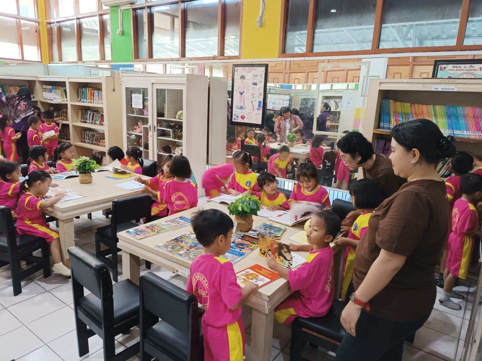 Anak TK Duhung Antusias Kunjungi Perpustakaan, Belajar Sambil Bermain dengan Beragam Kegiatan Seru