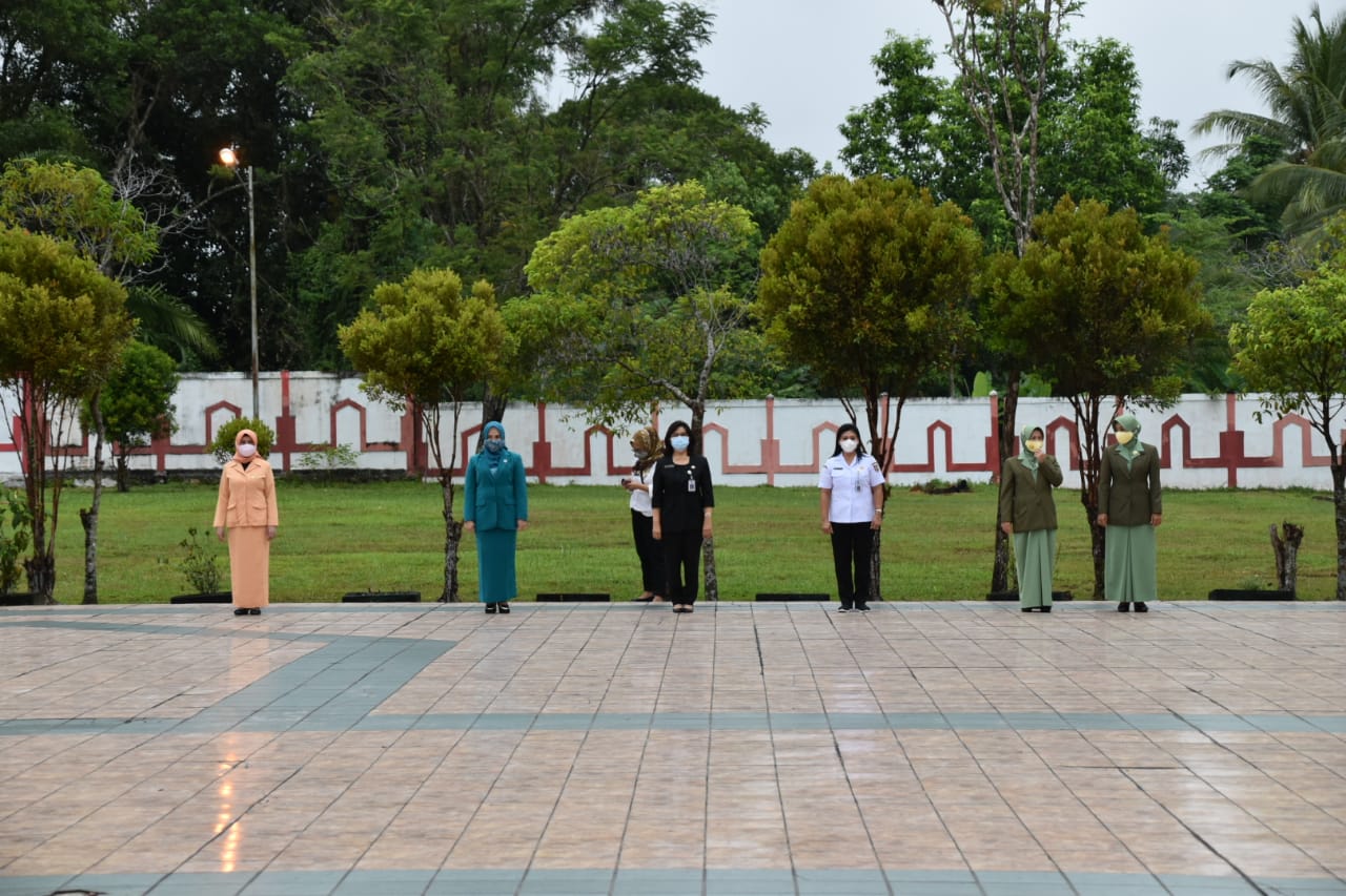 Peringati Hari Ibu, TP-PKK Prov Kalteng Ziarah ke Taman Makam Pahlawan