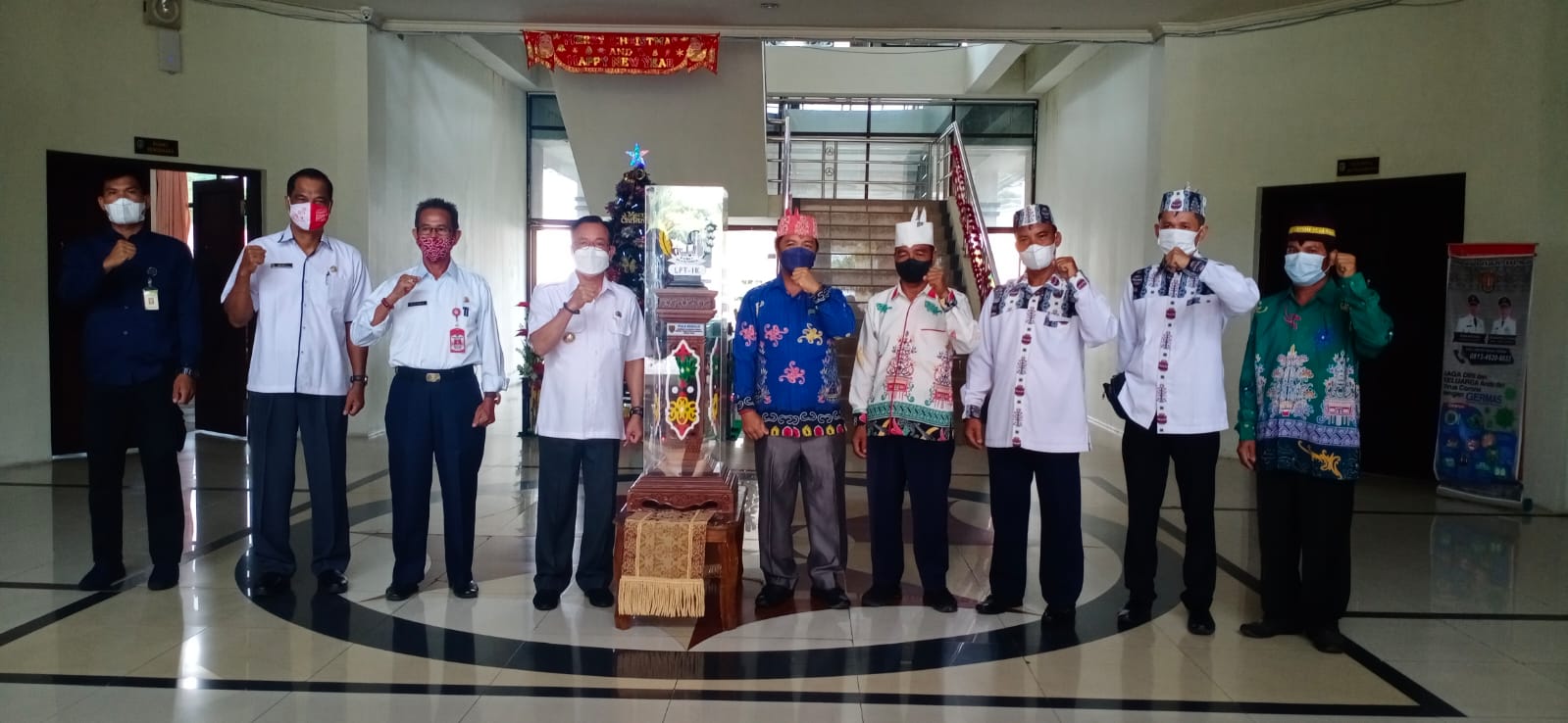 Bupati Katingan Sakariyas Terima Piala Juara Umum FTIK ke X Tingkat Provinsi Kalimantan Tengah