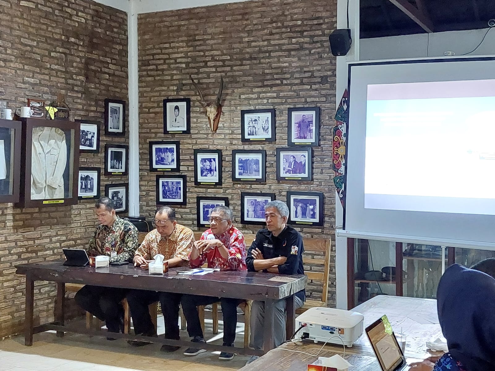 Badan Kesbangpol Fasilitasi Kegiatan Monitoring dan Evaluasi Pengumpulan Data Indeks Harmoni Wilayah Prov. Kalteng 