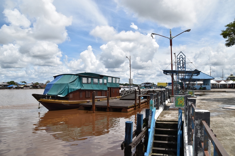 Bongkar Muat Barang Di Dermaga Rambang Beralih Ke Tanjung Pinang