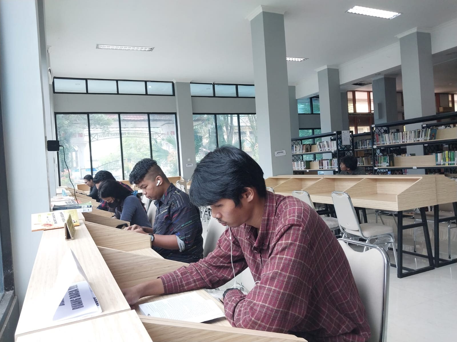 Membaca di Perpustakaan Kalteng Makin Nyaman, Jumlah Anggota Meningkat