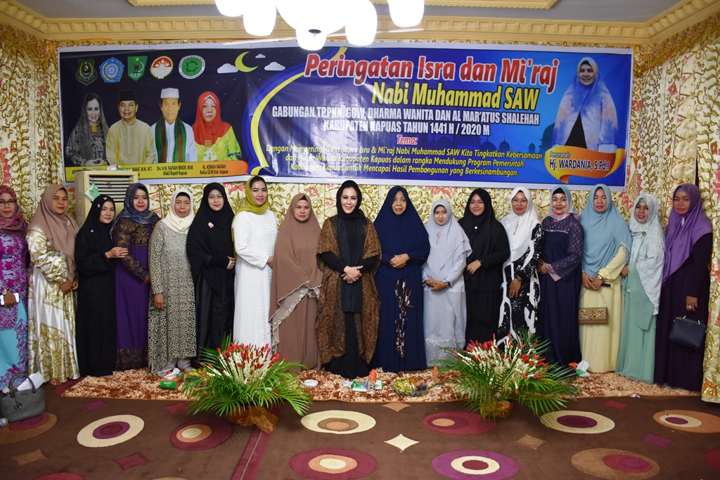 Ratusan Ibu-Ibu Padati Peringatan Isra Miâ€™raj di Rujab