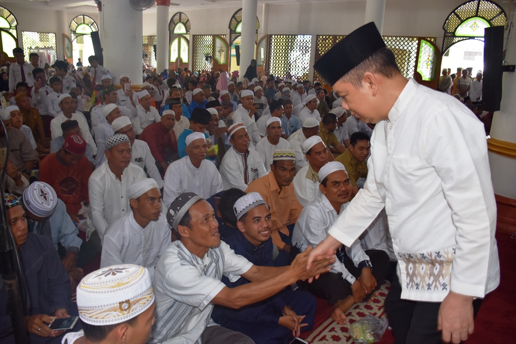 Ben Brahim Ikuti Peringatan Isra Miraj di Masjid Agung Al-Mukarram Amanah