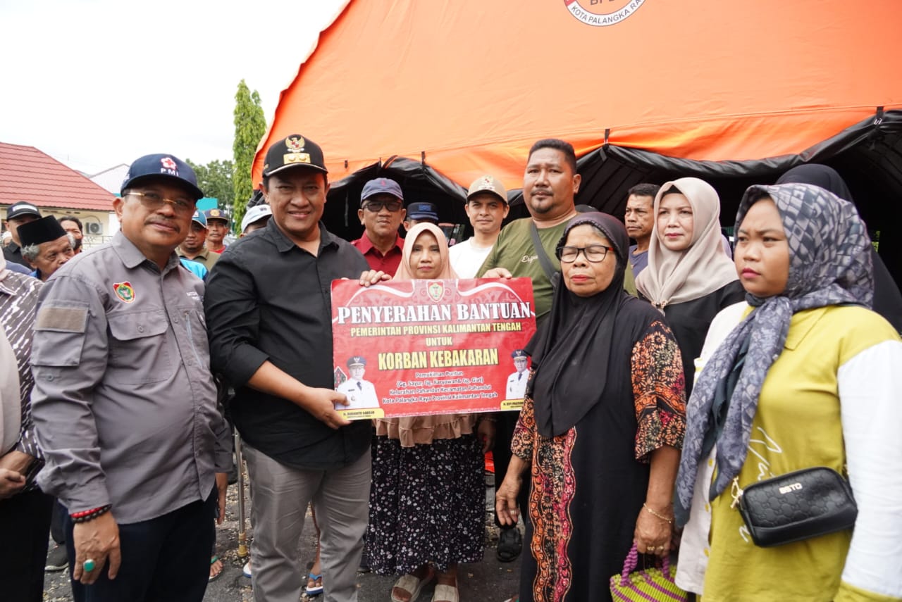 Pasca Kebakaran Komplek Puntun Palangka Raya, Pemprov. Kalteng Salurkan Bantuan kepada 50 KK Terdampak Musibah Kebakaran