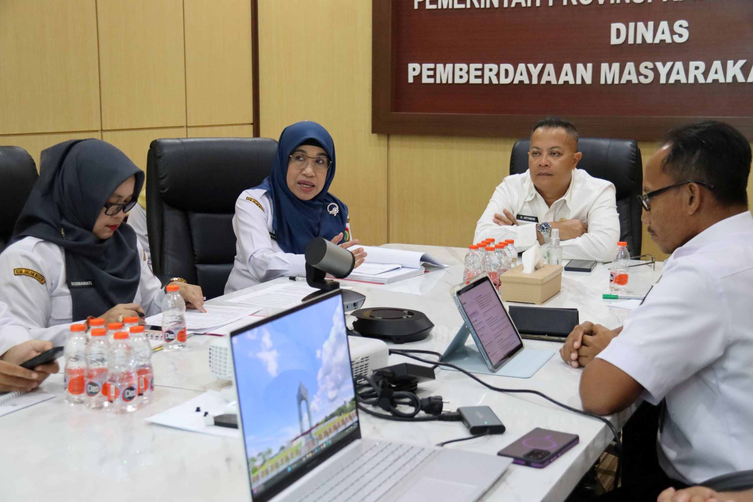 Koordinasi Pembentukan Koperasi Desa Merah Putih, Dinas PMD Laksanakan Rakor Bersama Dinas Koperasi dan UKM Prov. Kalteng