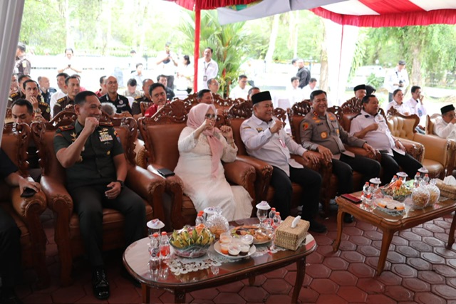 Hadiri Halalbihalal dan Silaturahmi Bersama Keluarga Besar Pengadilan Tinggi Palangka Raya, Plh. Asisten Pemkesra Maskur : Komitmen Gubernur Terhadap Kebersamaan Sangat Kuat