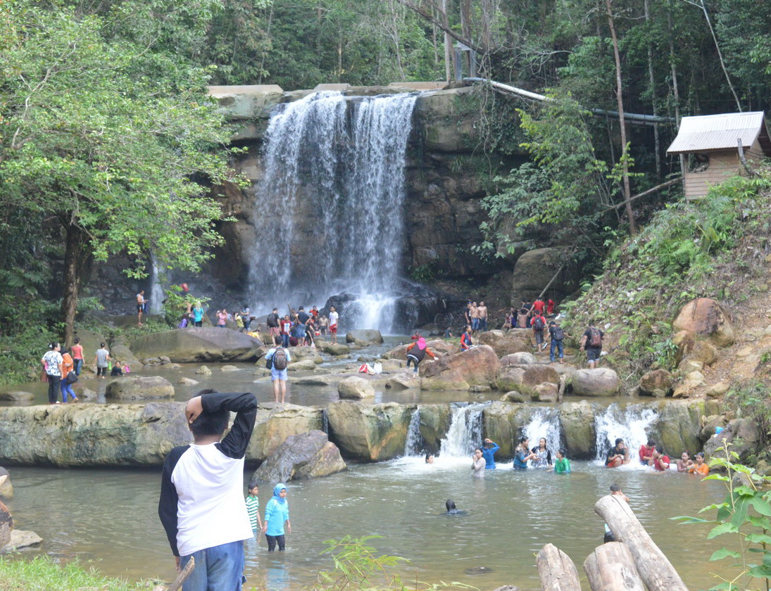 Objek Wisata Kebanggaan Murung Raya Air Terjun Tosah