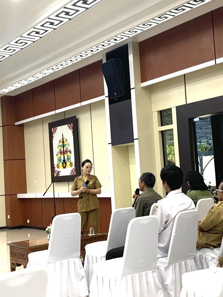 Bidang Arsip Dispursip Kalteng Menjadi Narasumber Pada Bimtek Peningkatan Kapasitas PPID Prov. Kalteng