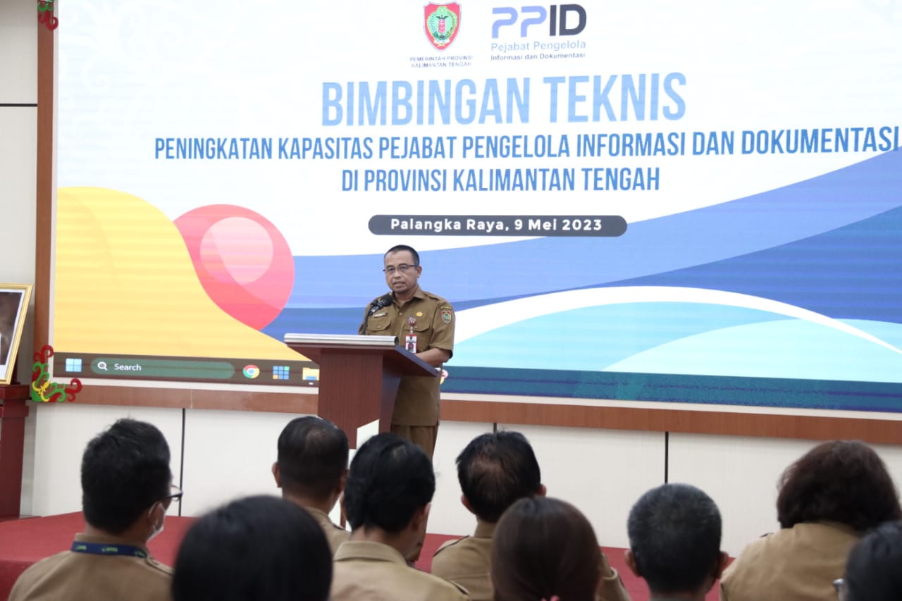 Asisten Adum Sri Suwanto Buka Bimtek PPID Provinsi Kalteng Tahun 2023