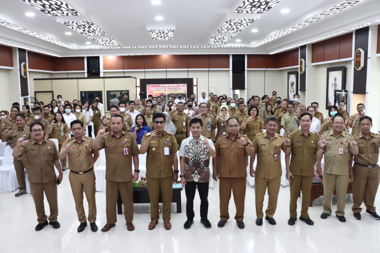 Asisten Adum Sri Suwanto Buka Bimtek PPID Provinsi Kalteng Tahun 2023