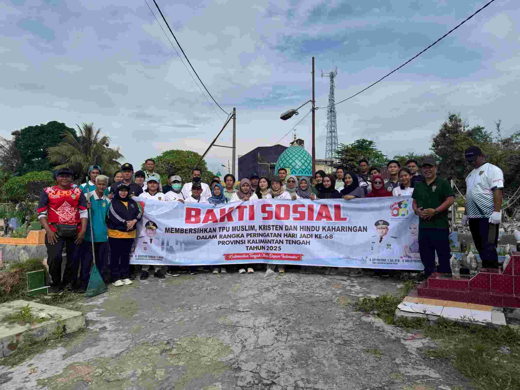 Bakti Sosial Bersihkan TPU, Wujud Kepedulian Sosial di Hari Jadi Kalteng ke-68