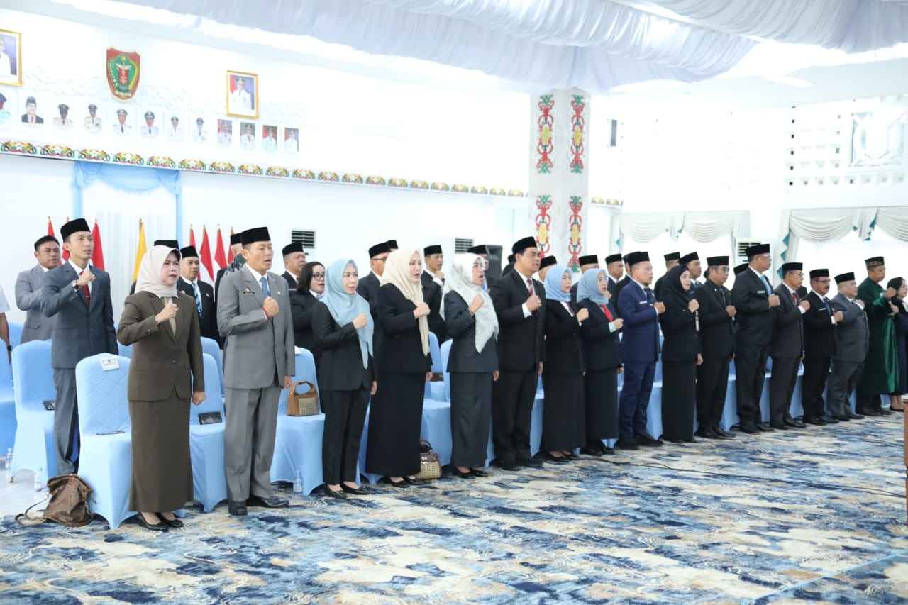 Kepala BKD Menjadi Saksi Pelantikan Pejabat Tinggi Pratama di Lingkungan Pemprov Kalteng