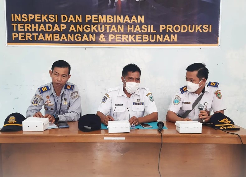 Dishub Kalteng Laksanakan Kegiatan Inspeksi Angkutan Hasil Produksi Pertambangan dan Perkebunan di Kabupaten Lamandau