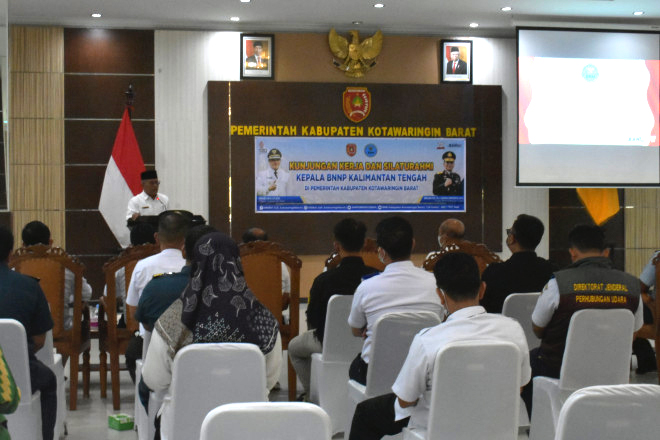 Kunker ke Kobar, Kepala BNN Prov. Kalteng Sampaikan 6 Rencana Aksi Nasional P4GN