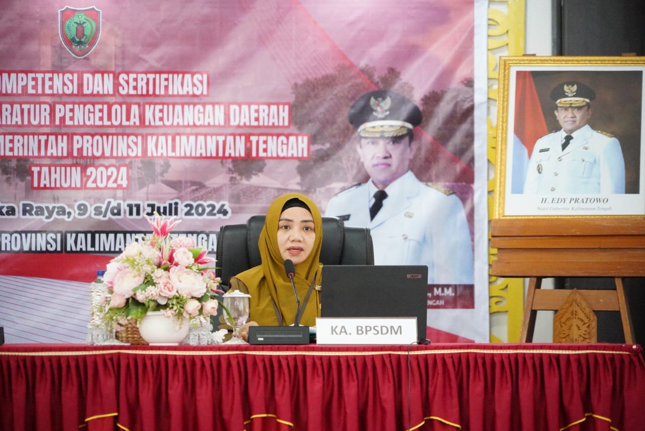 Sahli Gubernur Bidang KSDM Suhaemi Buka Uji Kompetensi dan Sertifikasi Kompetensi Aparatur Pengelola Keuangan Daerah
