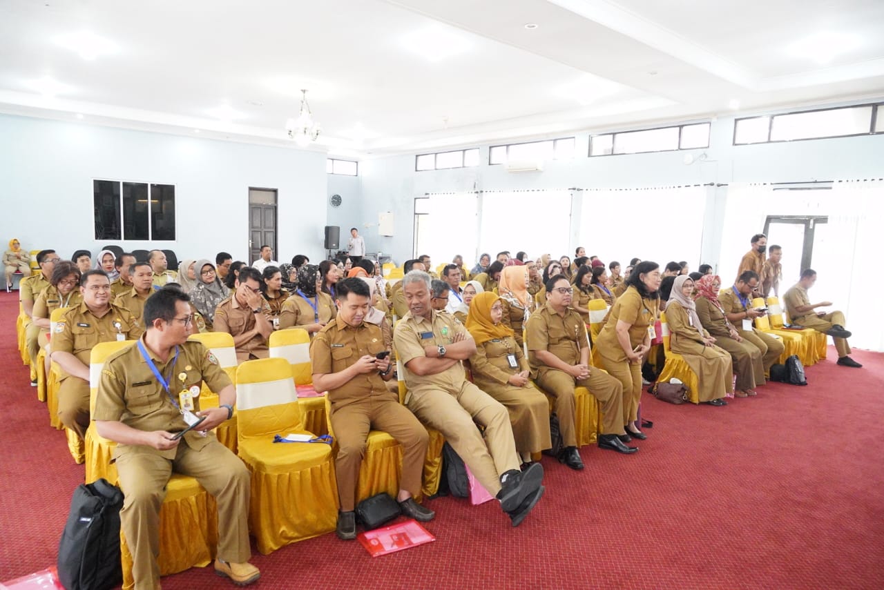 Sahli Gubernur Bidang KSDM Suhaemi Buka Uji Kompetensi dan Sertifikasi Kompetensi Aparatur Pengelola Keuangan Daerah