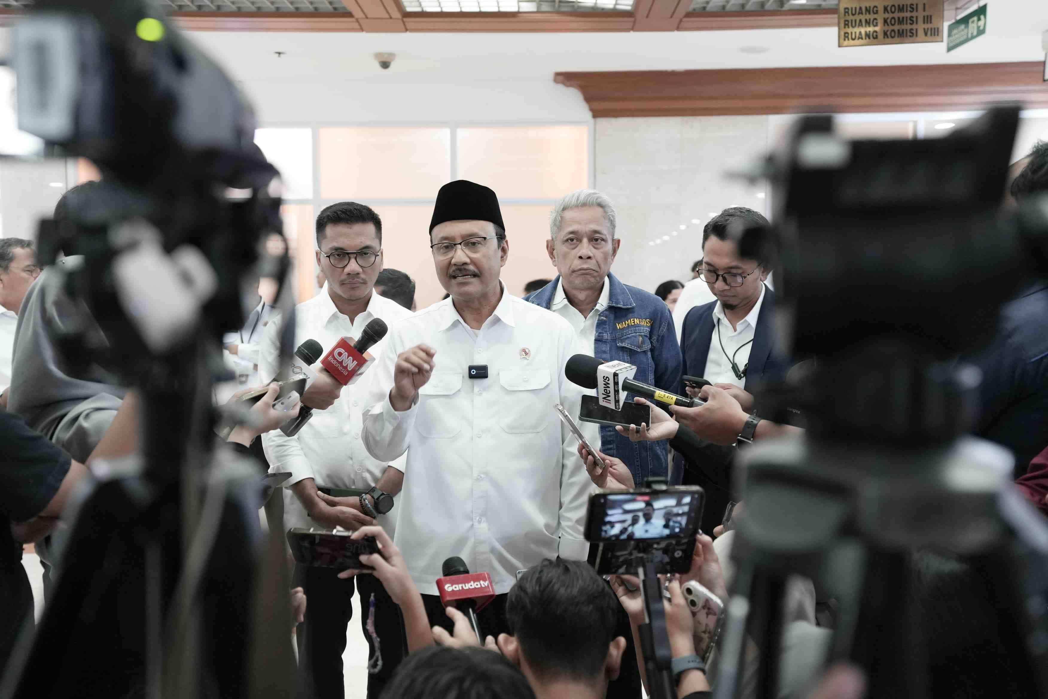 Ke DPR, Gus Ipul Laporkan Sekolah Rakyat Start 14 Juli