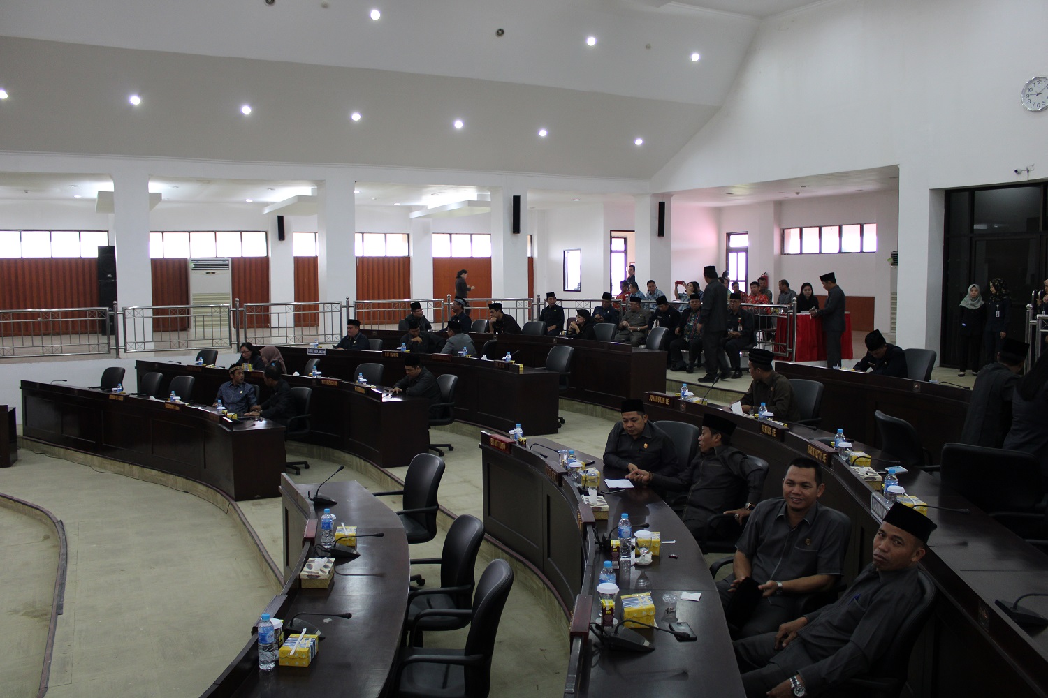 Pemkab Murung Raya Jelaskan Kodisi Pendapatan Daerah Kepada Anggota DPRD Kab. Murung Raya Pada Sidang Rapat Paripurna DPRD 