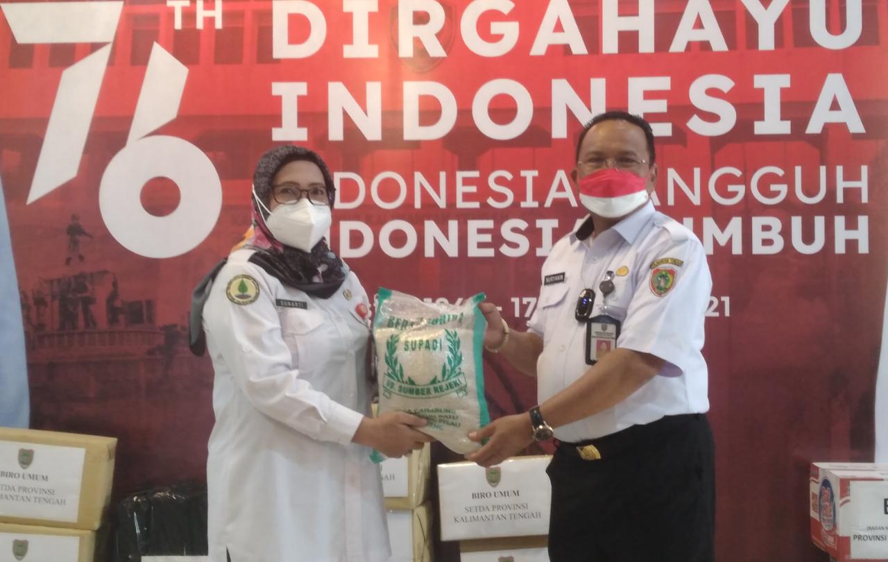 Dinas TPHP Prov Kalteng Berikan Bantuan 1 Ton Beras Untuk Korban Banjir di Kalteng