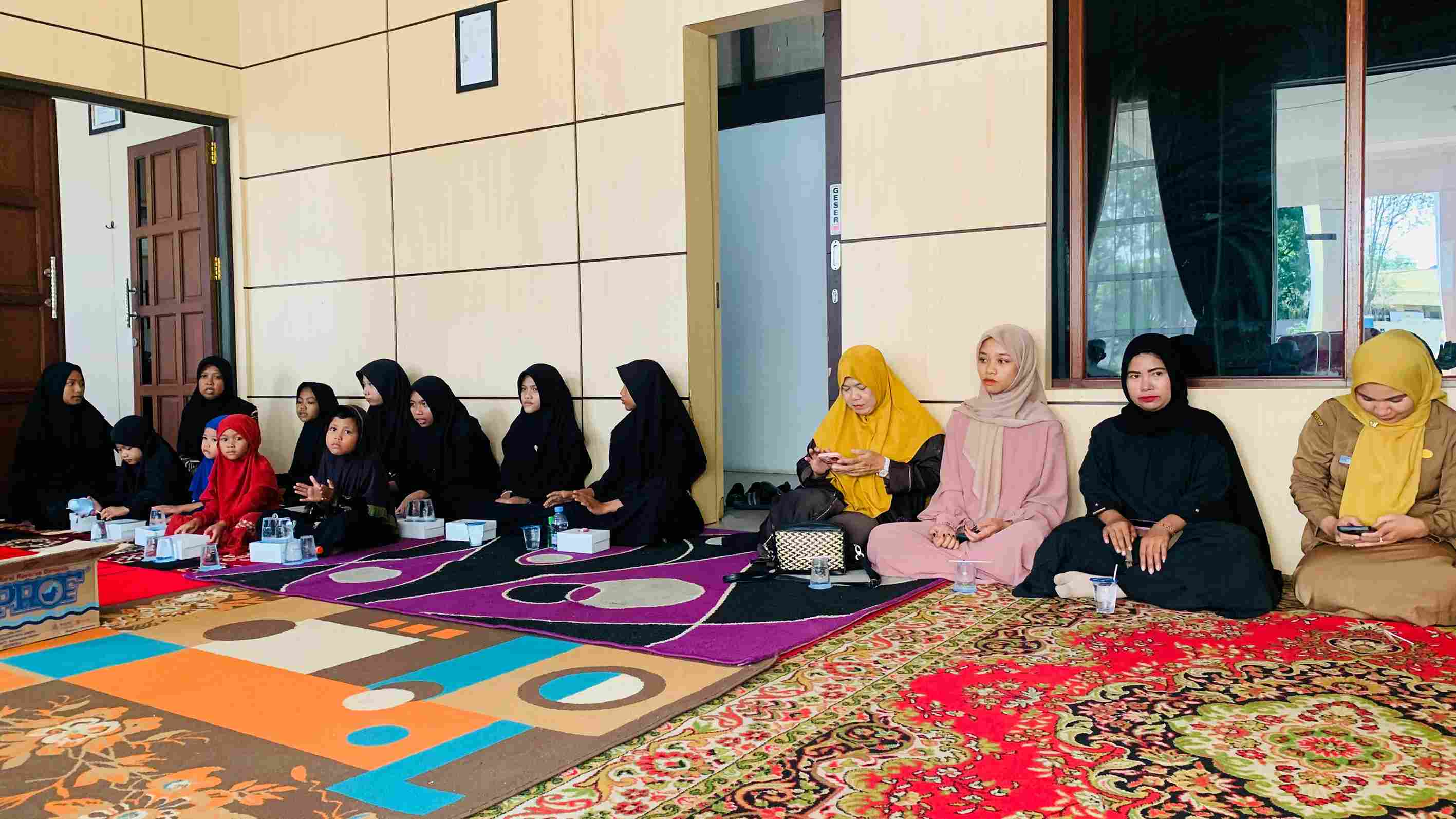 Dinas Koperasi dan UKM Kalteng Gelar Peringatan Maulid Nabi Muhammad SAW Bersama Anak Yatim