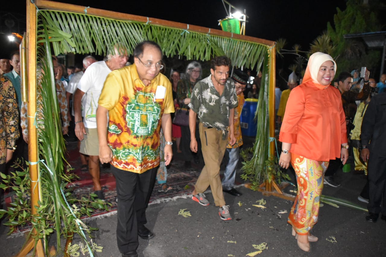 Peserta Yacht Rally Ikuti Acara Puncak Welcoming Sail To Indonesia Di Istana Kuning Pangkalan Bun 