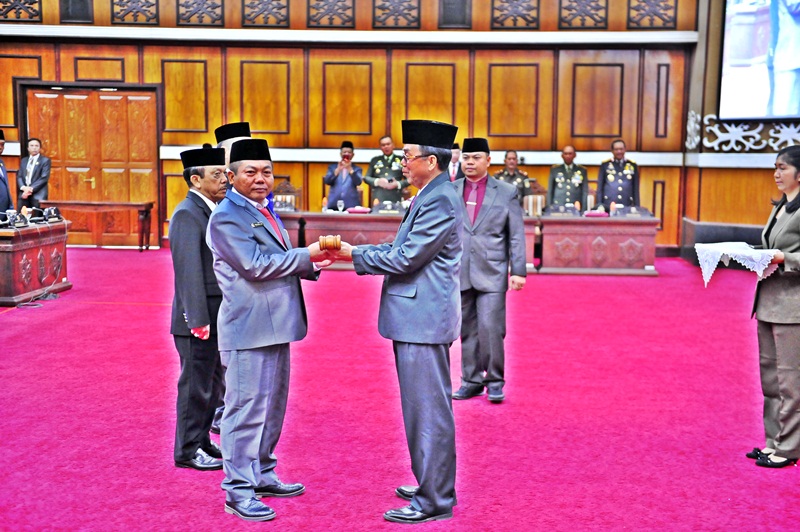 KETUA DPRD KALTENG WIYATNO
