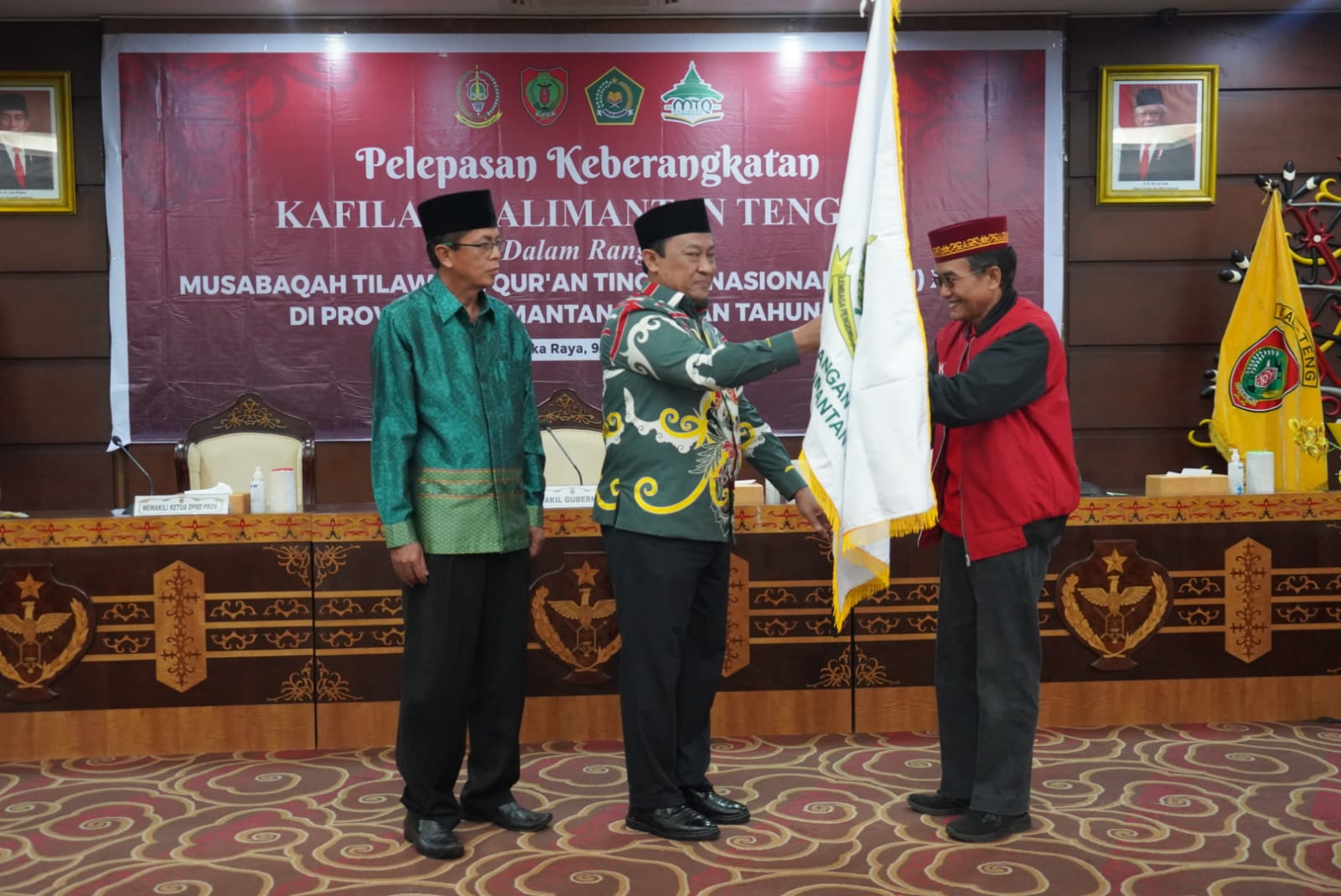 Wagub Edy Pratowo Melepas Keberangkatan Kafilah Kalteng untuk Ikuti MTQ Nasional di Kalsel