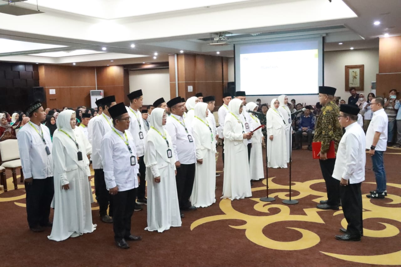 Hadiri Pelantikan MES Kalteng Periode 1446-1451 H, Plt. Sekda H. M. Katma F. Dirun Ajak Dukung Perkembangan Ekonomi Syariah