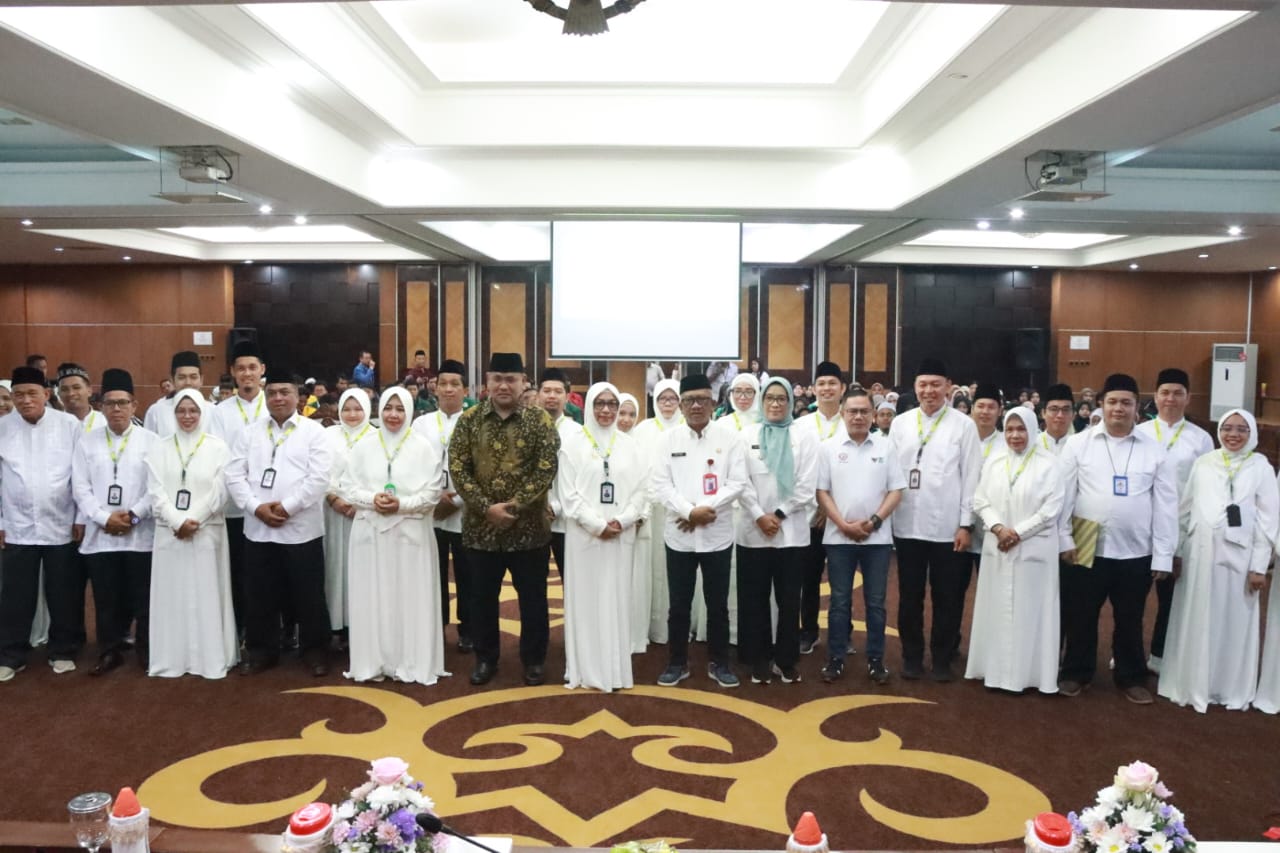Hadiri Pelantikan MES Kalteng Periode 1446-1451 H, Plt. Sekda H. M. Katma F. Dirun Ajak Dukung Perkembangan Ekonomi Syariah