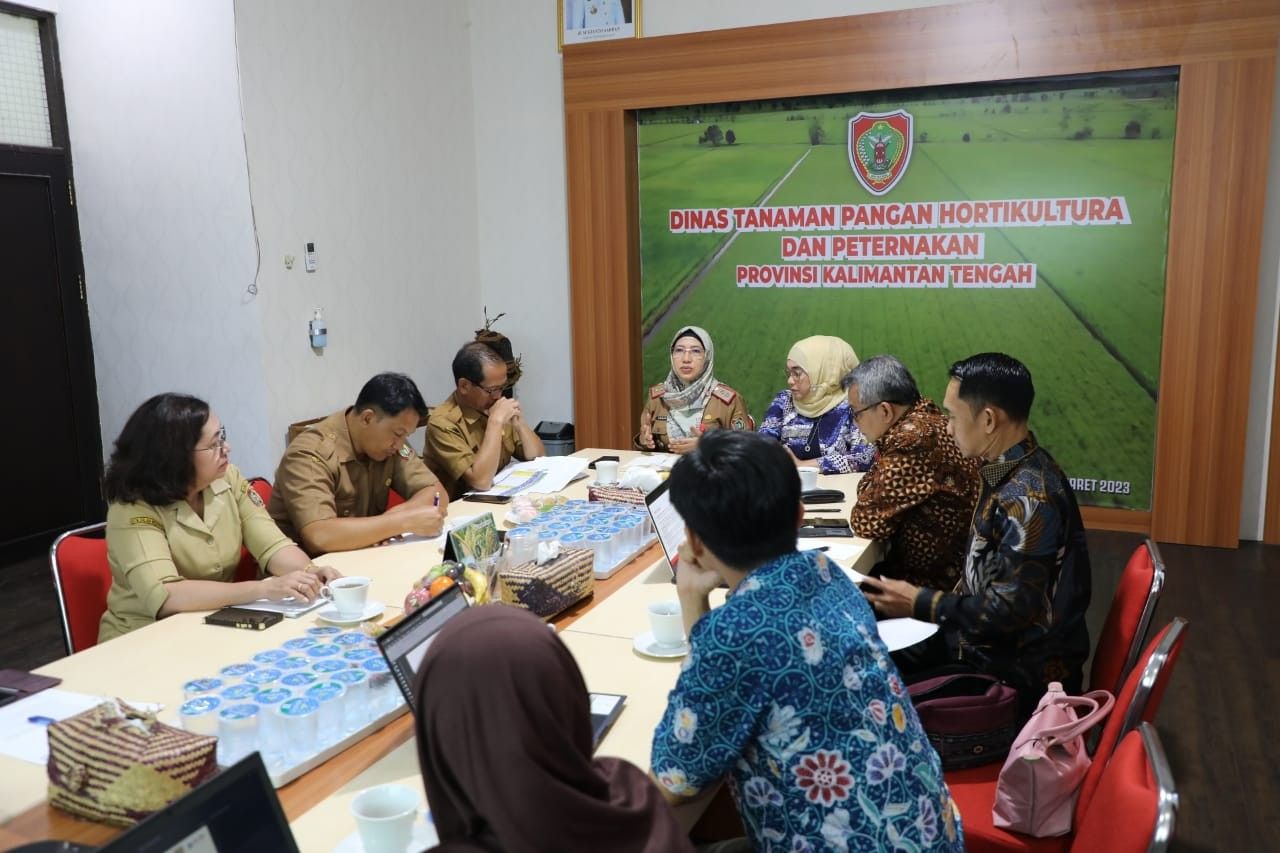 Kepala Dinas TPHP Prov. Kalteng Terima Tim Kajian RTR dan RMP dari IPB 