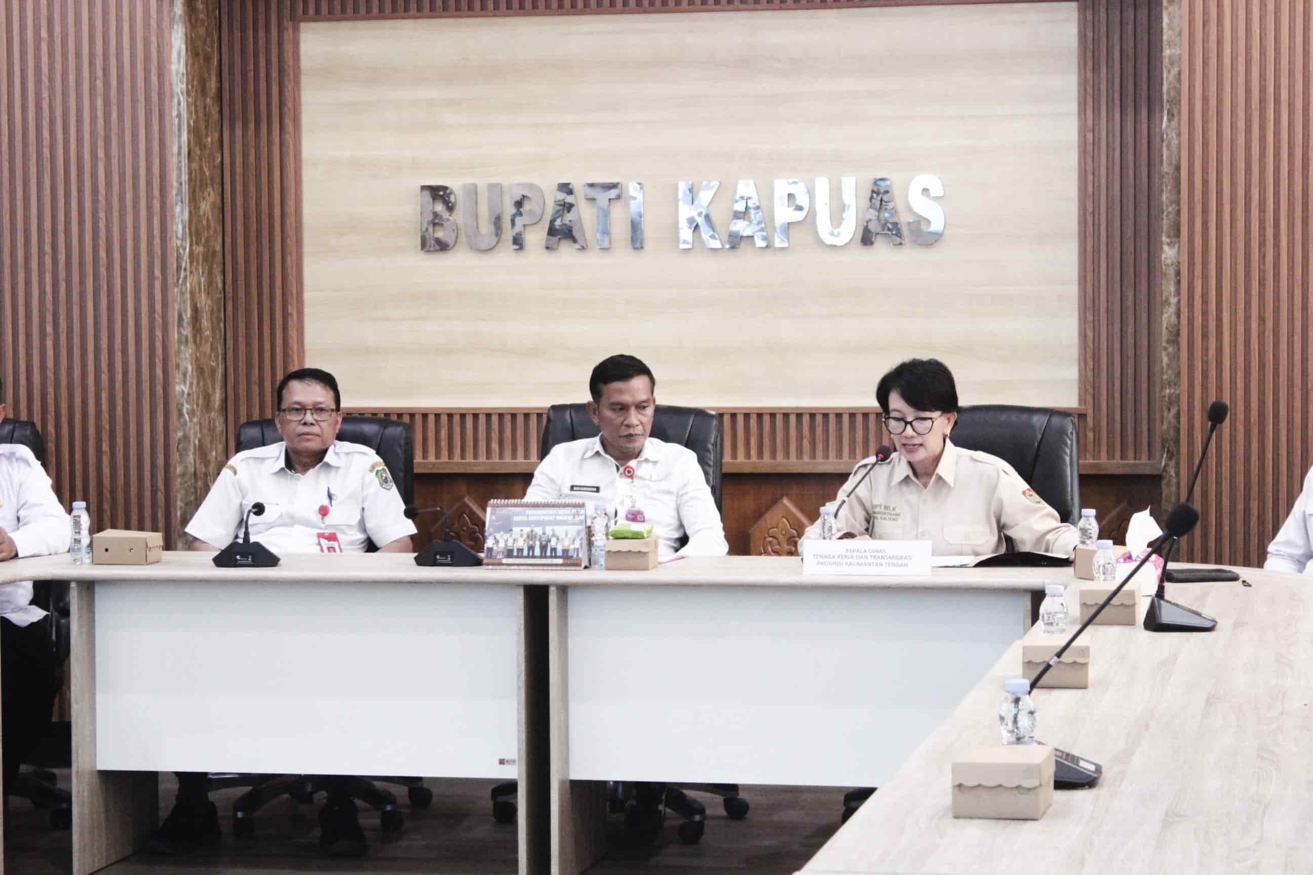 Disnakertrans Prov Kalteng Gelar Pelatihan Kejuruan Operator Alat Berat di Kapuas