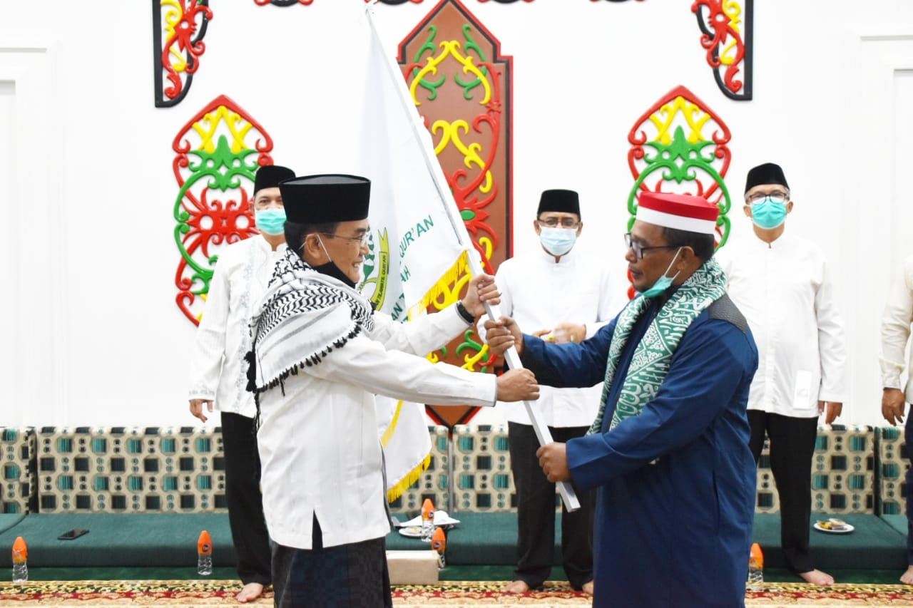 Plt. Gubernur Kalteng Melepas Kafilah Kalteng Mengikuti MTQ Nasional XXVIII di Kota Padang, Prov. Sumatera Barat 