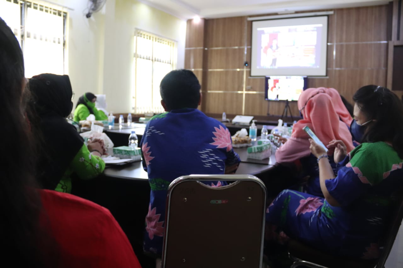 TP PKK, DWP, GOW Kabupaten Pulang Pisau Hadiri Puncak PHI Melalui Vicon