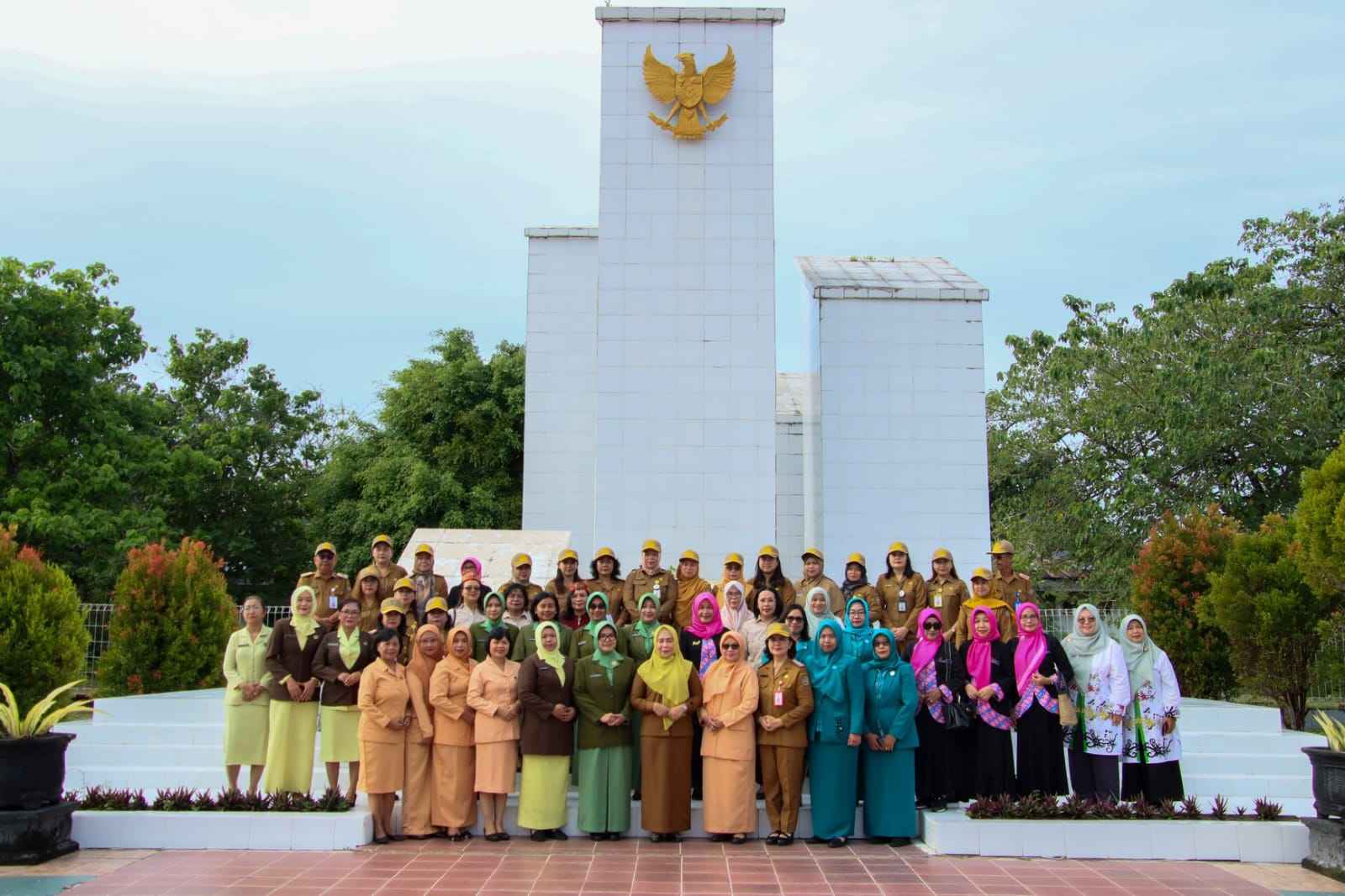 Ikuti Ziarah Peringatan Hari Ibu Ke-96, Kepala Dinas P3APPKB Harapkan Perempuan di Kalteng Lebih Maju