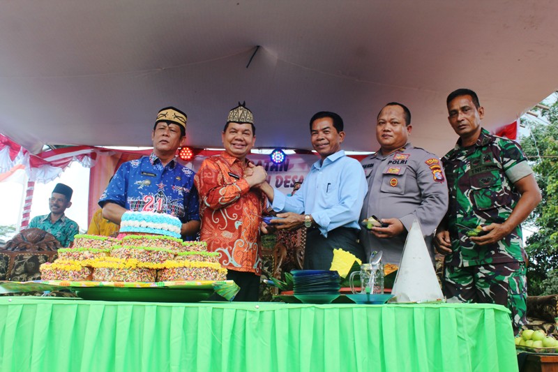 Bupati Hadiri HUT Desa Basuta Raya