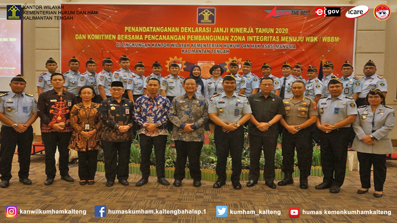 Kakanwil Kalteng Tandatangani Komitmen Bersama Pada Acara Deklarasi Janji Kinerja dan Pencanangan Pembangunan Zona Integritas menuju WBK/WBBM