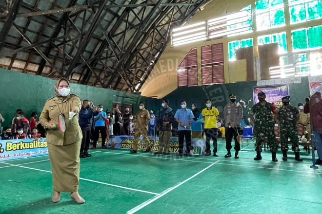 Buka Turnamen Bupati Cup, Bupati Hj. Nurhidayah Harap Bulu Tangkis Makin Memasyarakat