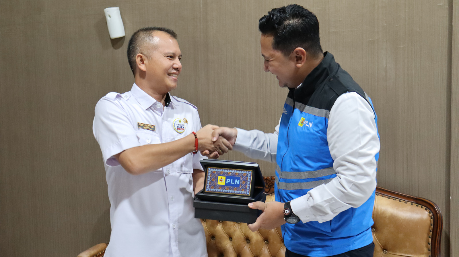 Sebanyak Rp, 2,4 Miliar dari Setoran Pajak Penerangan Jalan Masuk PAD Kabupaten Gunung Mas