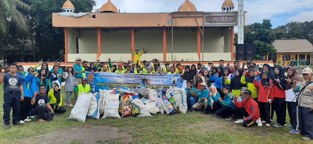 Peringatan HPSN 2020, DLH Kobar Bersama OFI Gelar Aksi Pungut Sampah dan Penanaman Pohon