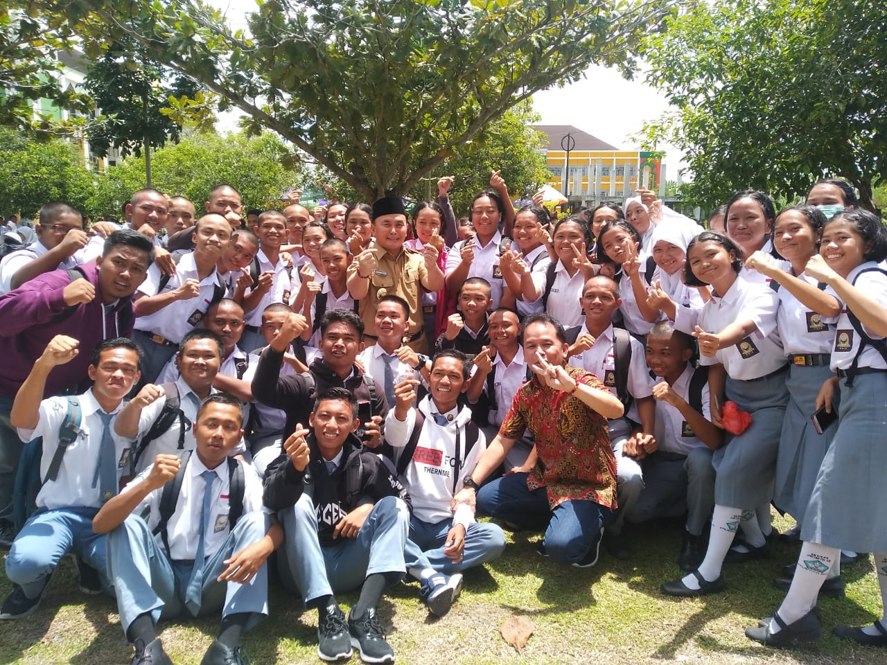 Berjuang Keluar Dari Kemiskinan, Gubernur Sugianto Sabran Beri Motivasi Kepada Para Siswa dan Mahasiswa se Kota Palangka Raya